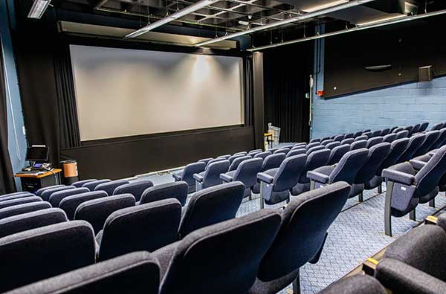 Cine10